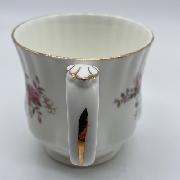 Royal Albert Lavender Rose Bone China Footed Montrose Coffee Tea Mug Floral - Picture 4 of 14